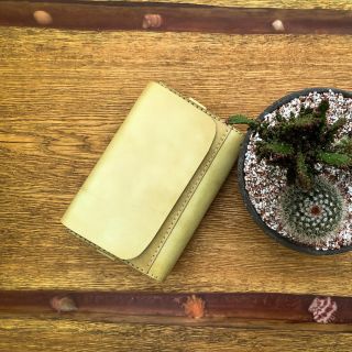 Elegantní kožená ledvinka 👛 #udelejsiradost #nakupujlokalne #kabelkacz #kozenakabelka #kozenybatoh #kozenapenezenka...