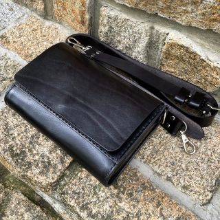 Elegantní klasická kabelka Gaynor potěší milovníky decentních kabelek, ale zároveň se do ní vejde vše potřebné 👝...